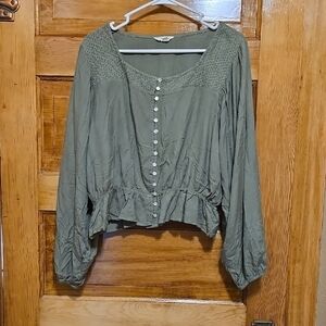 Green Peplum Blouse with LS Balloon Sleeves XL